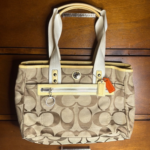 Coach daisy hand bag - Picture 2 of 6
